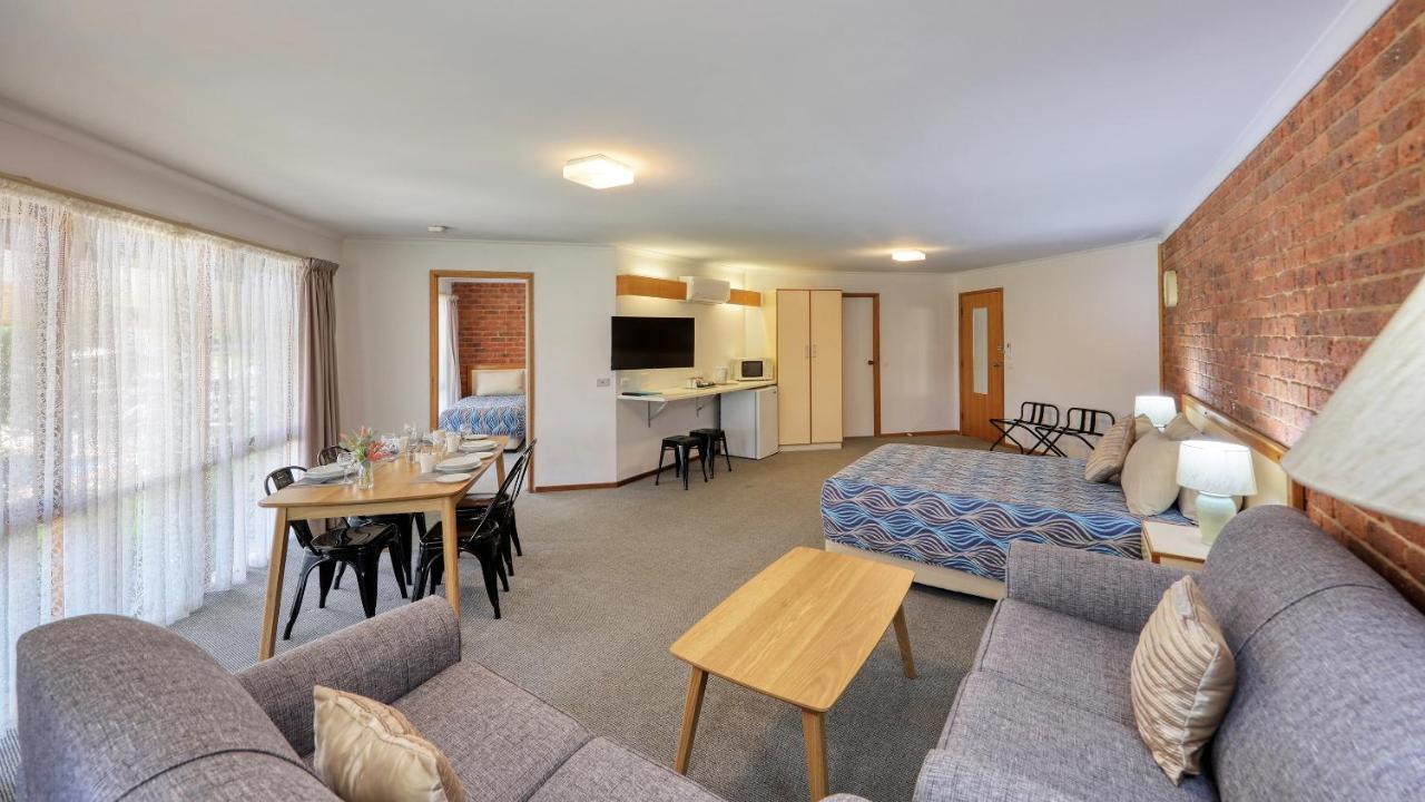 Tooleybuc Club Motor Inn Екстер'єр фото