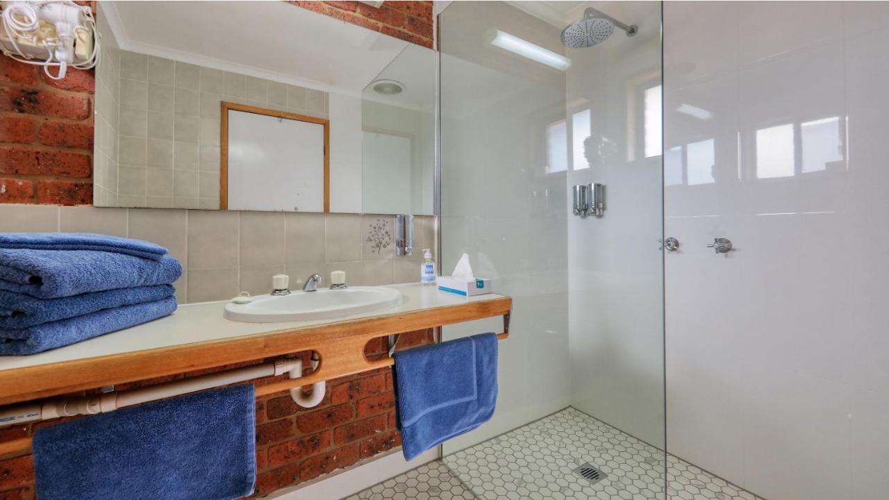 Tooleybuc Club Motor Inn Екстер'єр фото
