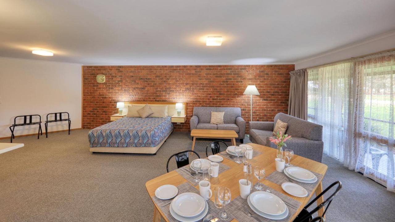 Tooleybuc Club Motor Inn Екстер'єр фото