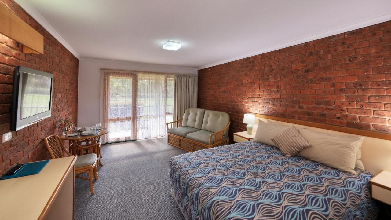 Tooleybuc Club Motor Inn Екстер'єр фото